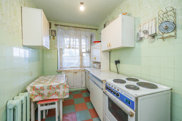 Продам трехкомнатную (3-комн.) квартиру, Костычева ул, 1, Брянск г