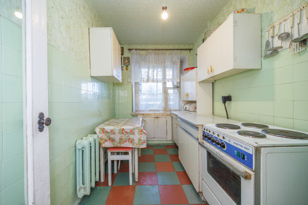 Продам трехкомнатную (3-комн.) квартиру, Костычева ул, 1, Брянск г