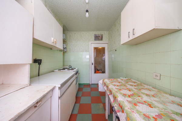 Продам трехкомнатную (3-комн.) квартиру, Костычева ул, 1, Брянск г