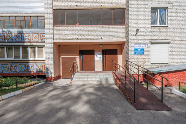 Продам трехкомнатную (3-комн.) квартиру, Костычева ул, 1, Брянск г
