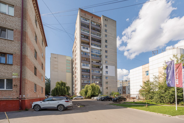 Продам трехкомнатную (3-комн.) квартиру, Костычева ул, 1, Брянск г