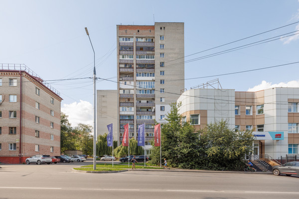 Продам трехкомнатную (3-комн.) квартиру, Костычева ул, 1, Брянск г
