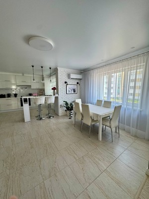 Продам трехкомнатную (3-комн.) квартиру, Коминтерна ул, 17, Ханты-Мансийск г
