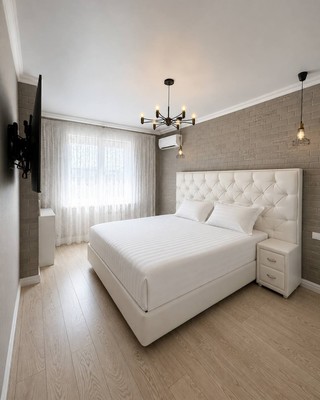Продам трехкомнатную (3-комн.) квартиру, Коминтерна ул, 17, Ханты-Мансийск г
