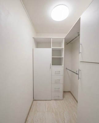 Продам трехкомнатную (3-комн.) квартиру, Коминтерна ул, 17, Ханты-Мансийск г