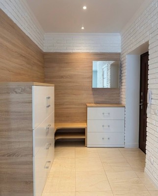 Продам трехкомнатную (3-комн.) квартиру, Коминтерна ул, 17, Ханты-Мансийск г