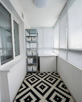 Продам трехкомнатную (3-комн.) квартиру, Коминтерна ул, 17, Ханты-Мансийск г