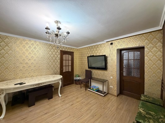 Продам трехкомнатную (3-комн.) квартиру, Ватутина ул, 29а, Нальчик г