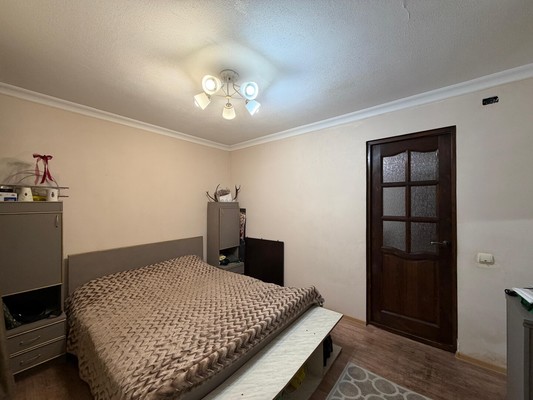 Продам трехкомнатную (3-комн.) квартиру, Ватутина ул, 29а, Нальчик г