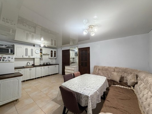 Продам трехкомнатную (3-комн.) квартиру, Ватутина ул, 29а, Нальчик г