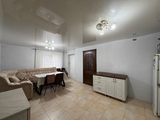 Продам трехкомнатную (3-комн.) квартиру, Ватутина ул, 29а, Нальчик г