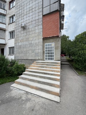 Продам трехкомнатную (3-комн.) квартиру, Ватутина ул, 29а, Нальчик г
