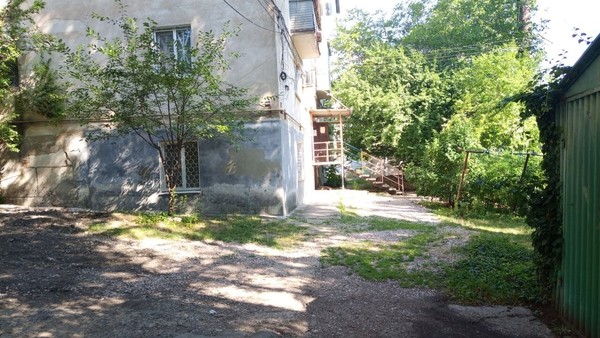 Продам двухкомнатную (2-комн.) квартиру, Лескова ул, 56, Симферополь г