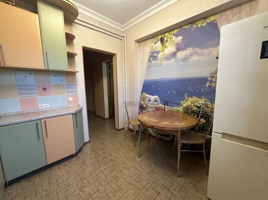 Продам трехкомнатную (3-комн.) квартиру, Чапаева ул, 8, Брянск г