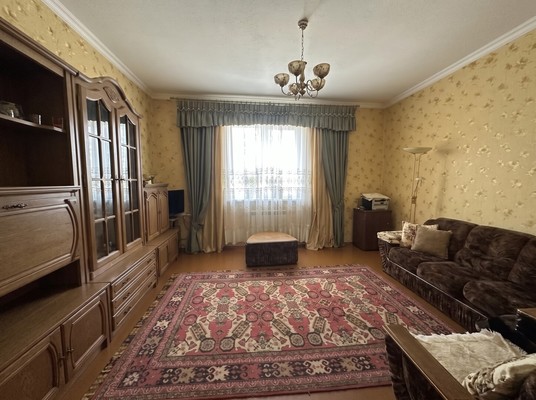 Продам трехкомнатную (3-комн.) квартиру, Чапаева ул, 8, Брянск г
