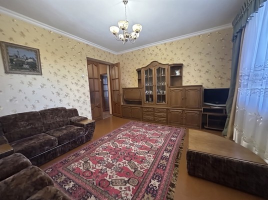 Продам трехкомнатную (3-комн.) квартиру, Чапаева ул, 8, Брянск г