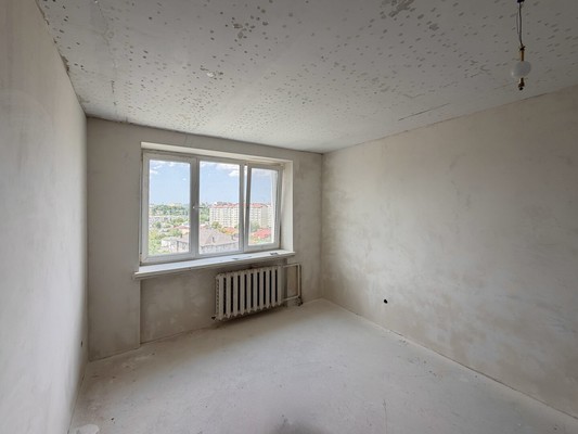 Продам трехкомнатную (3-комн.) квартиру, Совхозная ул, 21, Симферополь г