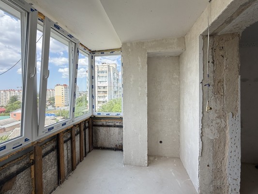 Продам трехкомнатную (3-комн.) квартиру, Совхозная ул, 21, Симферополь г