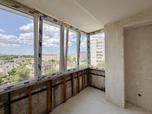Продам трехкомнатную (3-комн.) квартиру, Совхозная ул, 21, Симферополь г