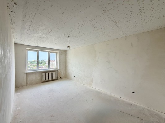 Продам трехкомнатную (3-комн.) квартиру, Совхозная ул, 21, Симферополь г