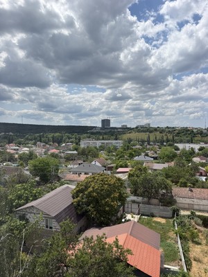 Продам трехкомнатную (3-комн.) квартиру, Совхозная ул, 21, Симферополь г