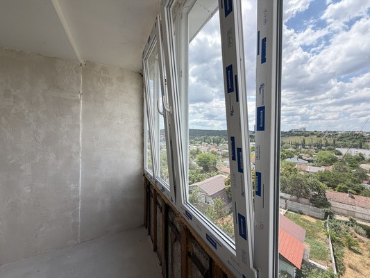 Продам трехкомнатную (3-комн.) квартиру, Совхозная ул, 21, Симферополь г