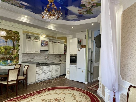 Продам трехкомнатную (3-комн.) квартиру, Балаклавская ул, 47а, Симферополь г