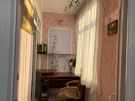 Продам трехкомнатную (3-комн.) квартиру, Балаклавская ул, 47а, Симферополь г
