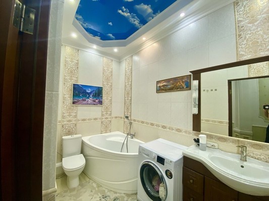 Продам трехкомнатную (3-комн.) квартиру, Балаклавская ул, 47а, Симферополь г