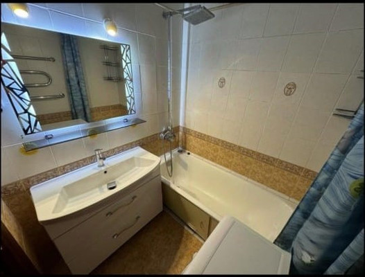 Продам трехкомнатную (3-комн.) квартиру, Новая ул, 17б, Котельники г