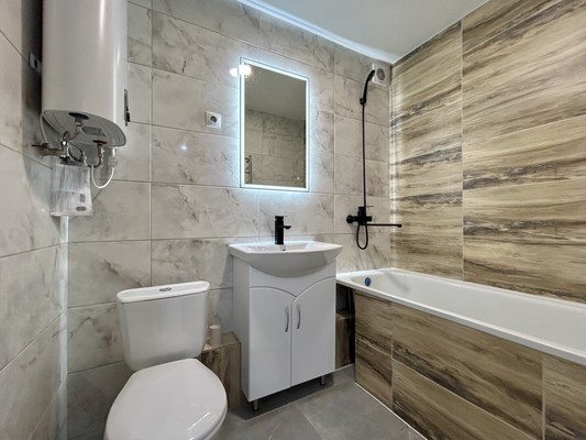Продам трехкомнатную (3-комн.) квартиру, Карпинского ул, 32, Пенза г