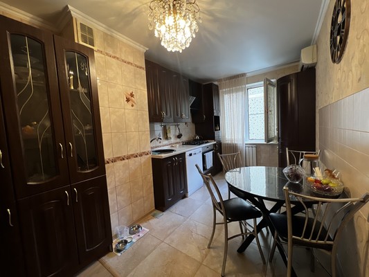 Продам трехкомнатную (3-комн.) квартиру, Черкасская ул, 43, Краснодар г