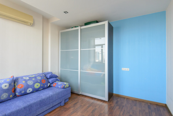 Продам многокомнатную квартиру, Университетский пер, 95к154, Ростов-на-Дону г
