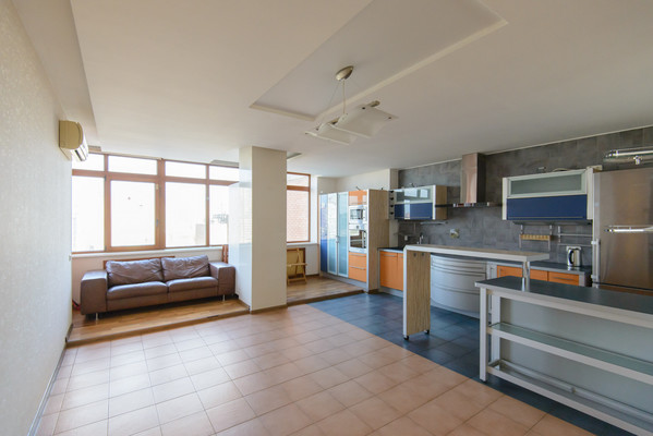 Продам многокомнатную квартиру, Университетский пер, 95к154, Ростов-на-Дону г