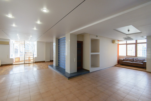 Продам многокомнатную квартиру, Университетский пер, 95к154, Ростов-на-Дону г