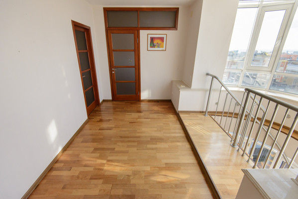 Продам многокомнатную квартиру, Университетский пер, 95к154, Ростов-на-Дону г