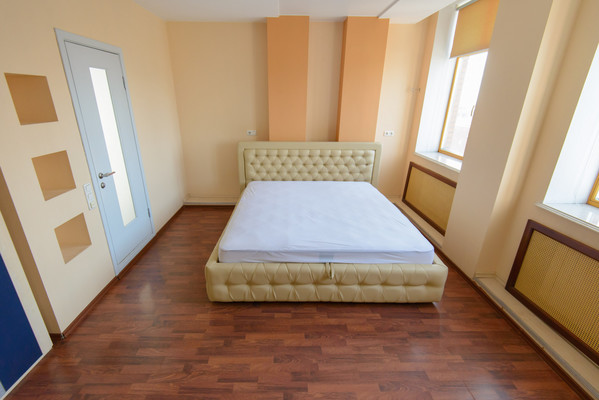 Продам многокомнатную квартиру, Университетский пер, 95к154, Ростов-на-Дону г