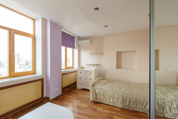 Продам многокомнатную квартиру, Университетский пер, 95к154, Ростов-на-Дону г