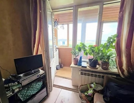Продам однокомнатную (1-комн.) квартиру, Спортивная ул, 18, Дзержинский г