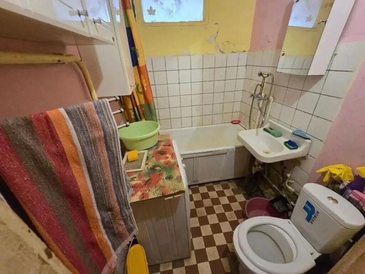 Продам однокомнатную (1-комн.) квартиру, Спортивная ул, 18, Дзержинский г