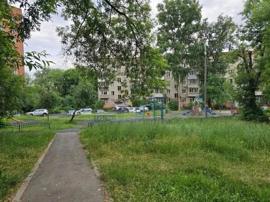 Продам однокомнатную (1-комн.) квартиру, Спортивная ул, 18, Дзержинский г