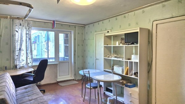 Продам многокомнатную квартиру, Крупской ул, 5, Гатчина г