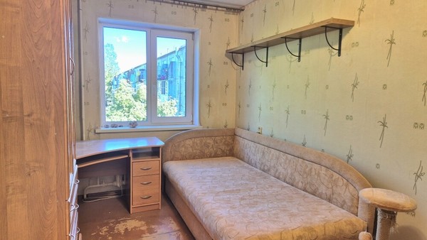 Продам многокомнатную квартиру, Крупской ул, 5, Гатчина г