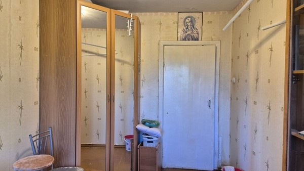 Продам многокомнатную квартиру, Крупской ул, 5, Гатчина г