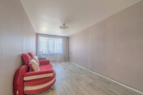 Продам трехкомнатную (3-комн.) квартиру, Дорожная ул, 1, Чемодановка с