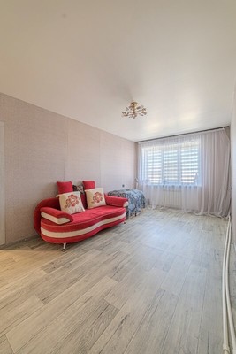 Продам трехкомнатную (3-комн.) квартиру, Дорожная ул, 1, Чемодановка с