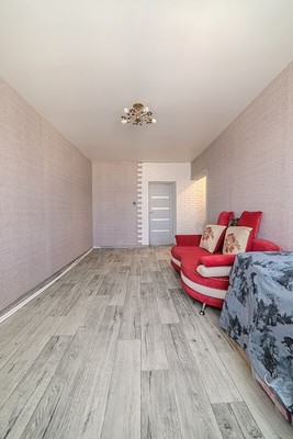 Продам трехкомнатную (3-комн.) квартиру, Дорожная ул, 1, Чемодановка с