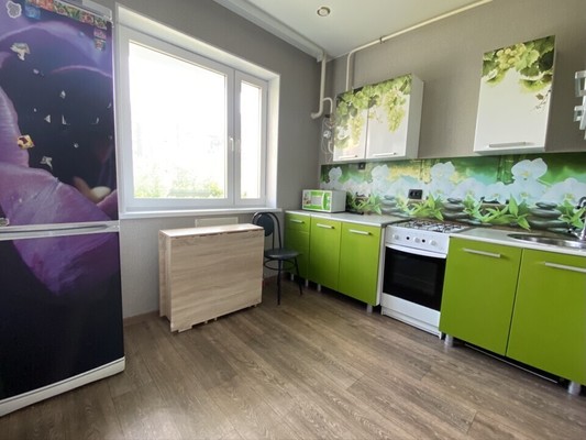 Продам двухкомнатную (2-комн.) квартиру, Югорская ул, 14к6, Ханты-Мансийск г