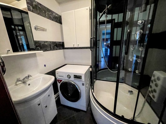 Продам двухкомнатную (2-комн.) квартиру, 1-й Микрорайон ул, 1, Эльбан рп
