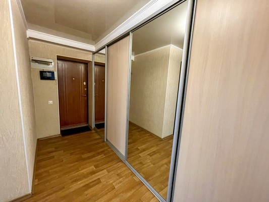 Продам двухкомнатную (2-комн.) квартиру, 1-й Микрорайон ул, 1, Эльбан рп